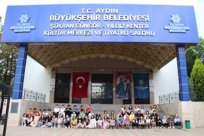 Aydın Büyükşehir Belediyesi Şehir Tiyatrosu’nun Genç Yetenekleri Büyük Beğeni Topladı