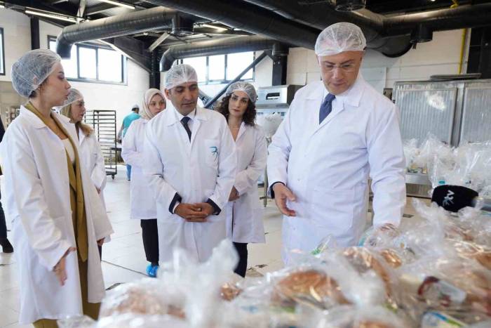 Beyoğlu Belediye Başkanı, Beylikdüzü Belediye Başkanı Mehmet Murat Çalık’ı Ziyaret Etti