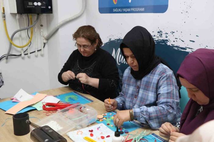 Atık Malzemeler Sanat Eserine Dönüşüyor