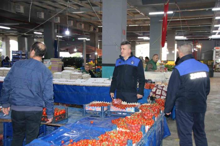 Zabıta Denetimlerini Sürdürüyor