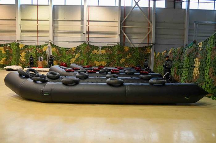 Kapıkule’den Geçen Şişme Botlar Bulgar Gümrüğüne Takıldı