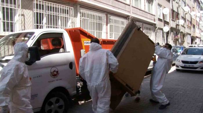 Fatih’te Evden Çok Miktarda Çöp Çıktı