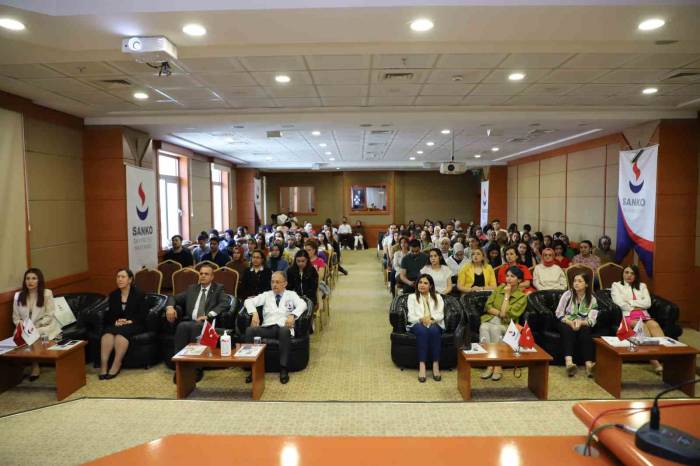 “Geçmişten Günümüze Hemşirelikte Değerler Iıı” Sempozyumu