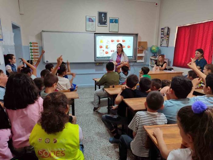 Öğrencilere Sağlık Ve Sağlıklı Beslenme Eğitimi