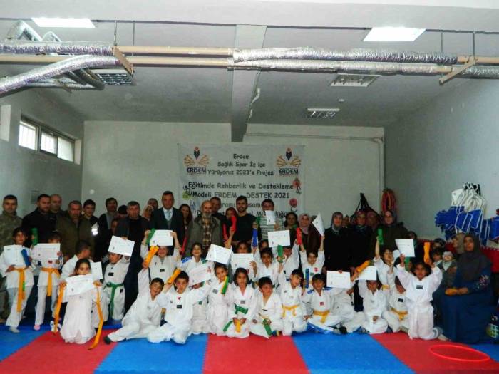 Posof’ta Tekvando Kuşak Sınavı Yapıldı