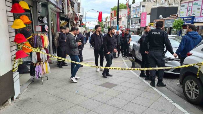 Öfkeli Kadından Hemcinsine Silahlı Saldırı: 1 Hafif Yaralı