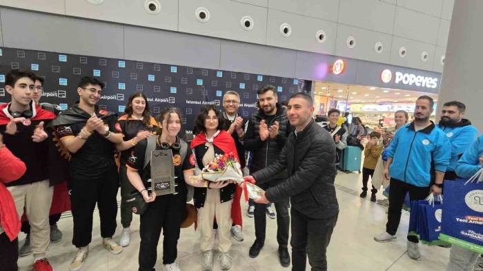 Abd’deki Yarışmada Dünya Şampiyonu Oldular