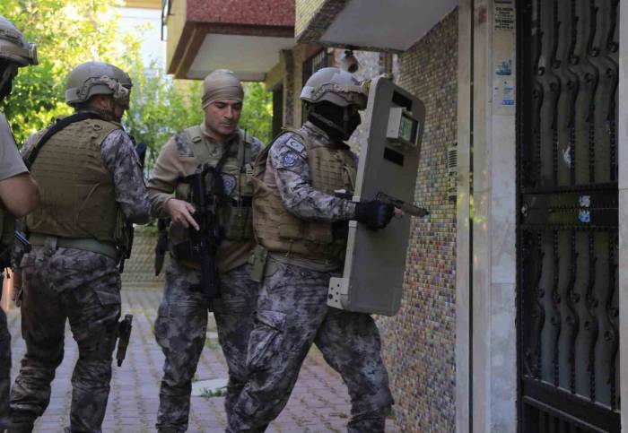 Antalya’da Sosyal Medya Üzerinden Uyuşturucu Satışına Eş Zamanlı Operasyon