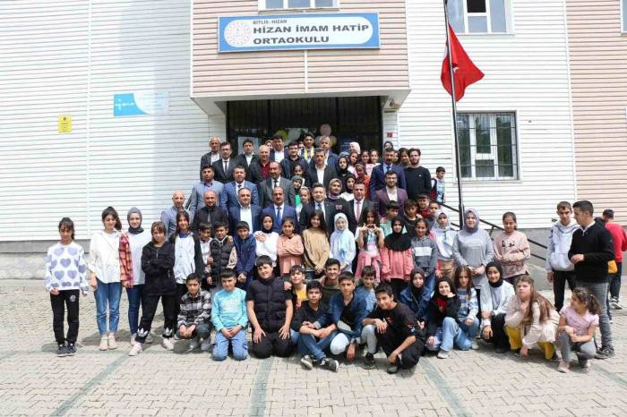 Hizan’da “Bilim Fuarı” Sergisi Açıldı