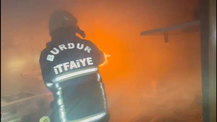 Kafede Çıkan Yangın İtfaiyenin Hızlı Müdahalesiyle Söndürüldü