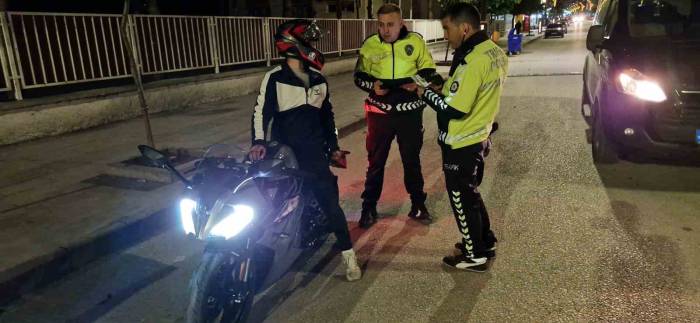 Alaca’da Polisten Asayiş Ve Huzur Uygulaması