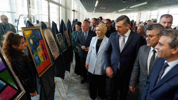 Psikiyatri Hastalarından El Sanatı Sergisi