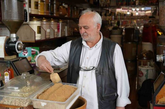 Gazianteplilerin Vazgeçilmezi: Kahvaltılık Zahter