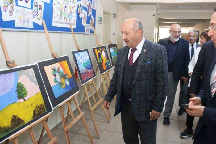 Kütahya Çinikent Özel Eğitim Okulunda Bilim Fuarı Açıldı