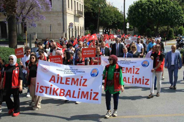 Mersin’de ’ailemiz İstikbalimiz’ Kortej Yürüyüşü Gerçekleştirildi