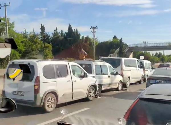 Yalova’da 5 Araçlı Zincirleme Kaza