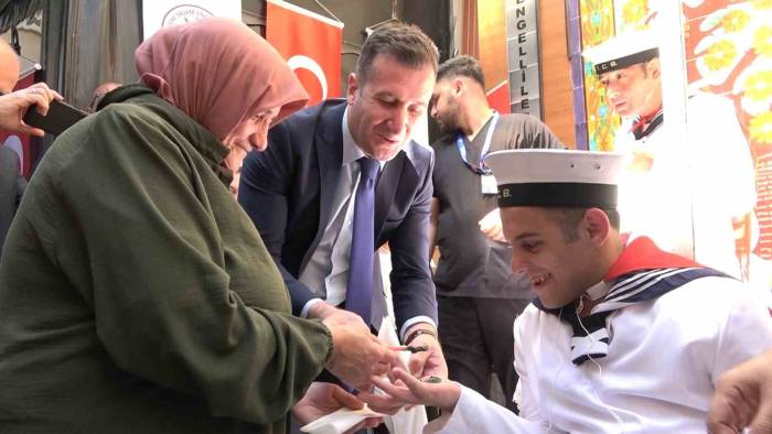 Yalova’da Engelli Gençlere Asker Eğlencesi