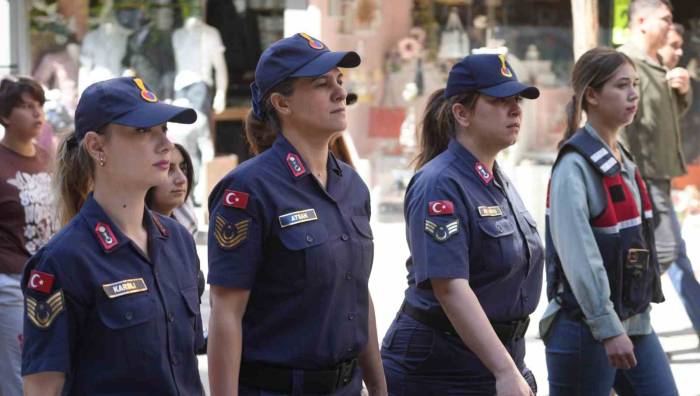 Kırıkkale’de "Aile Haftası" İçin Farkındalık Yürüyüşü Yapıldı