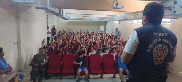 Arsuz İlçesinde Öğrencilere Siber Güvenlik Semineri