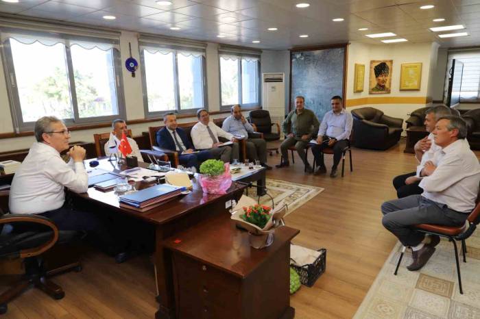 Başkan Tetik, Halk Günü’nde Vatandaşın Sorunlarını Dinledi