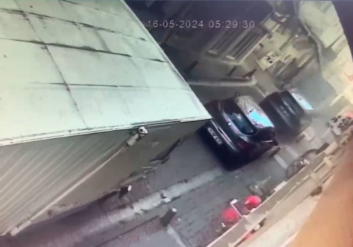 Beşiktaş’ta 5 Katlı Binada Doğal Gaz Patlaması: Patlama Anı Kamerada