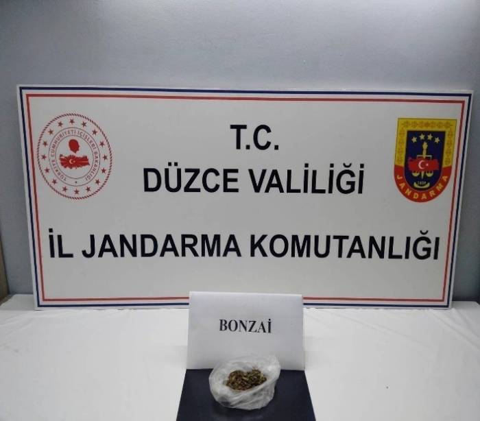 Uyuşturucu Kullanan 13 Kişi Yakalandı