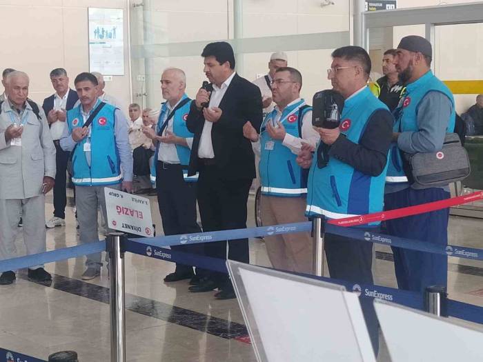 Elazığ’da 187 Hacı Adayı Dualarla Uğurlandı