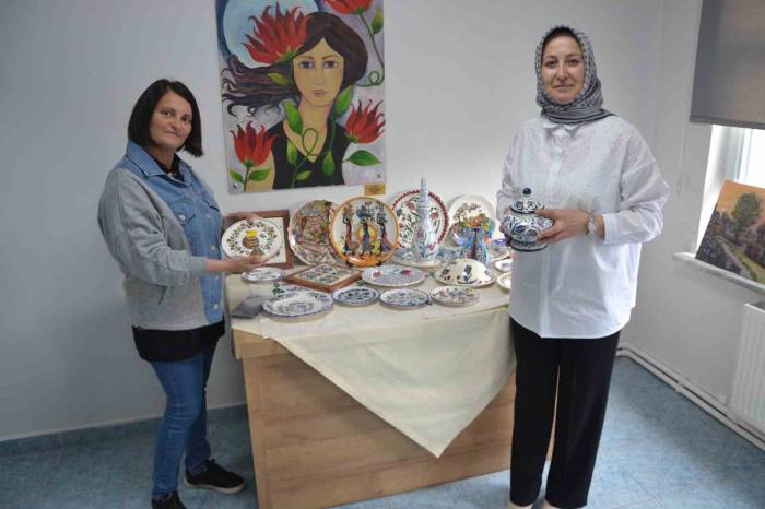 Renklerin Dile Geldiği Çini Sergisi Açıldı