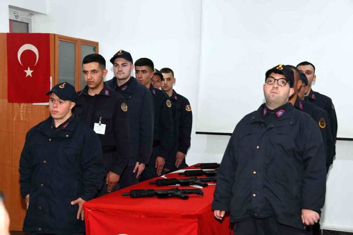 Bir Günlüğüne Çakı Gibi Asker Oldular