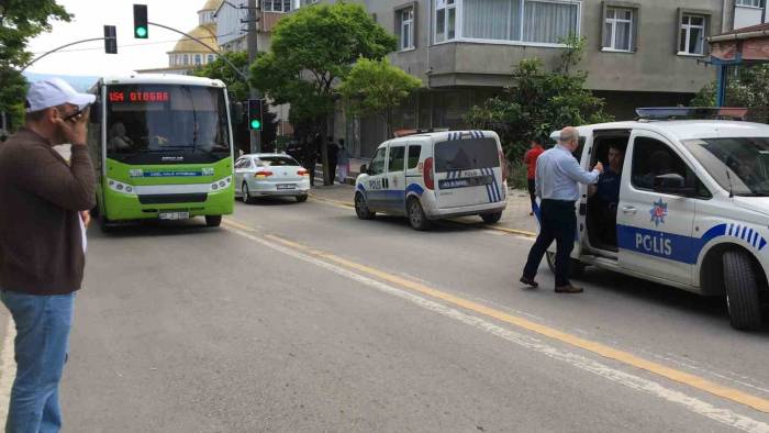 Çocuk Parkında Bıçaklı Kavga: 2 Yaralı