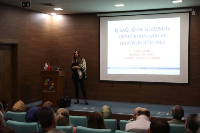 Başkan Çolakbayrakdar, “Eğitimlerle Vatandaşlarımıza Daha Kaliteli Hizmet Sunuyoruz”