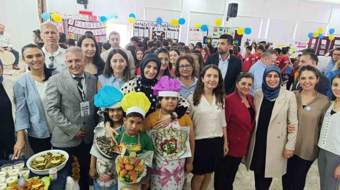 Silifkeli Öğrenciler, Etwinning Proje Günü Sergisinde Büyük Başarı Elde Etti