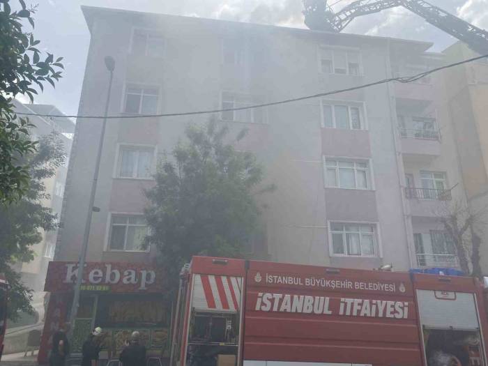 Avcılar’da Korkutan Baca Yangını