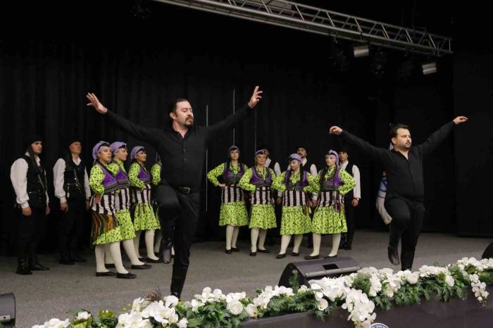 Avrasya Üniversitesi’nde 19 Mayıs Kutlamaları Kostak Ali Zeybeği, Horon Ve Kolbastı İle Başladı