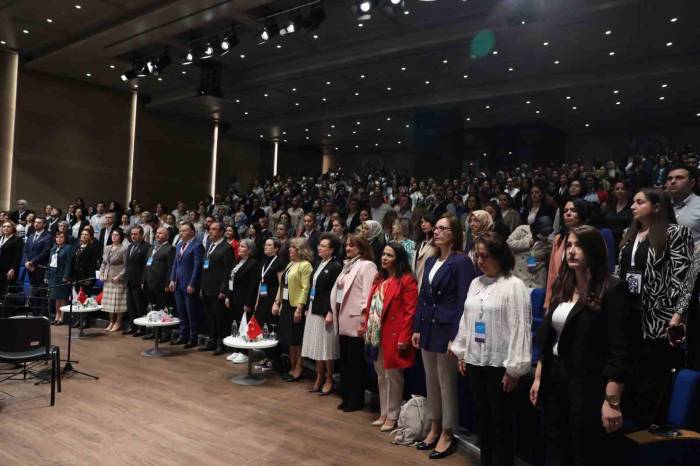 Hemşirelik Mesleğinin Duayenleri Medipol’de Bir Araya Geldi