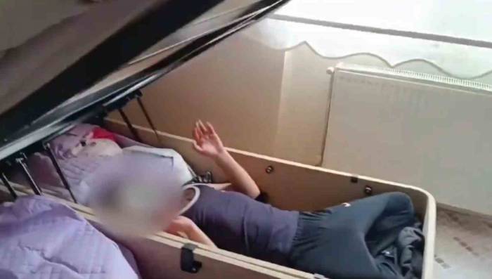 Aranan Cezaevi Firarisi Bazanın Altından Çıktı