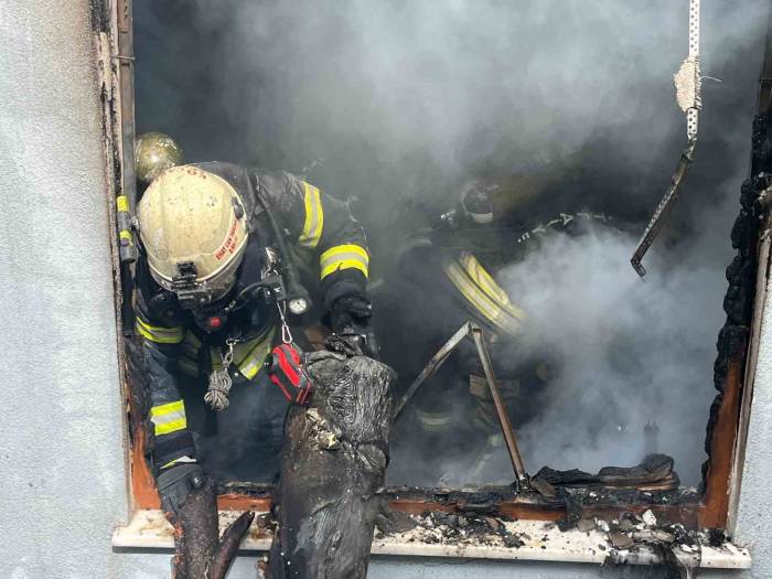Binada Yangın Dehşeti: 7 Yaşındaki Çocuk Hayatını Kaybetti