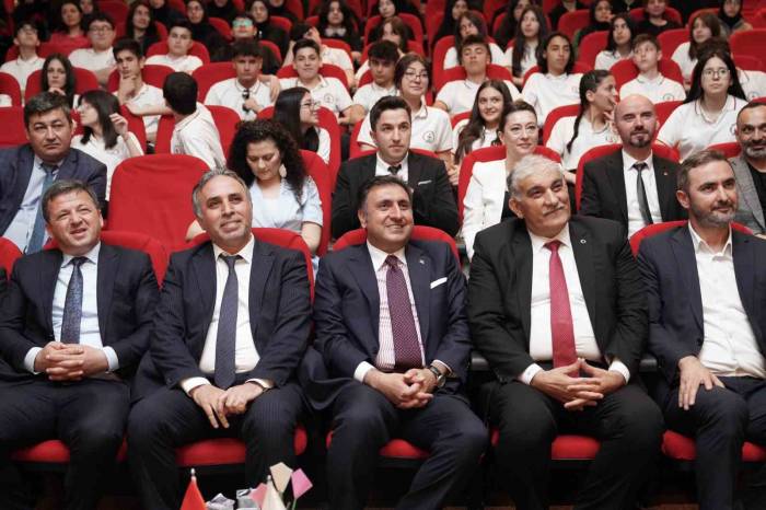 Avcılar’da "Sezai Karakoç" Temalı Hitabet Yarışması’nın Finali Gerçekleştirildi