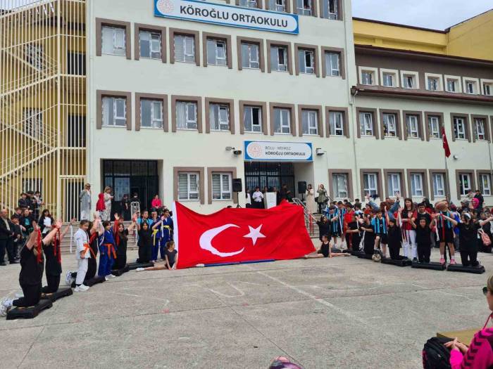 Öğrencilerden Muhteşem 19 Mayıs Gösterileri