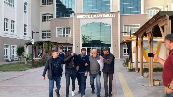 Marketten Yaklaşık 3 Milyon Tl’lik Gıda Malzemesi Çalan 2 Şüpheli Tutuklandı