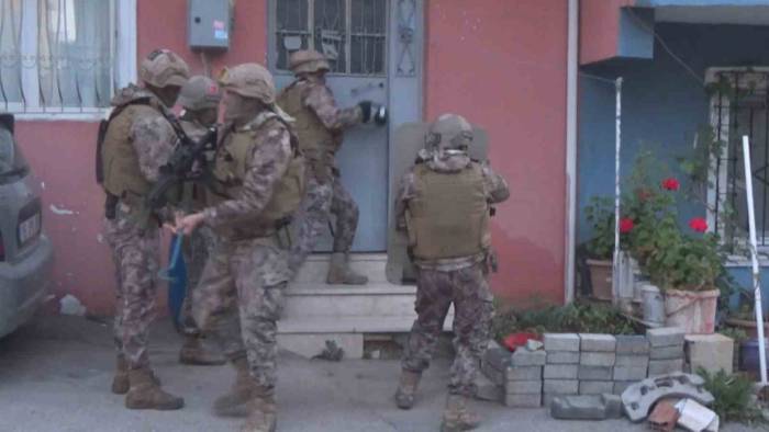 Çatılarda Böyle Kovaladılar...bursa’da Zehir Tacirlerine Helikopter Destekli Şok Operasyon