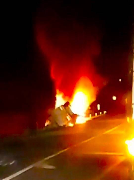 Tuz Yüklü Tır Alev Topuna Döndü