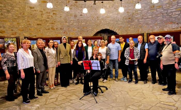 "Çeşme’nin Tarihi Yapıları" Sergisi Çeşme Kalesi’nde Açıldı