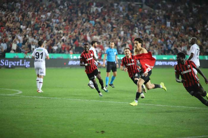 Trendyol Süper Lig: Gaziantep Fk: 3 - Fatih Karagümrük: 1 (Maç Sonucu)