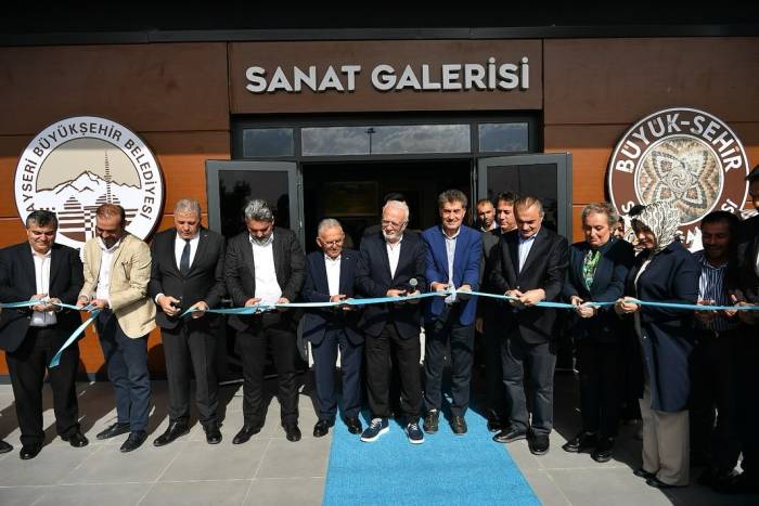 Büyük Sanat Galerisi Açıldı