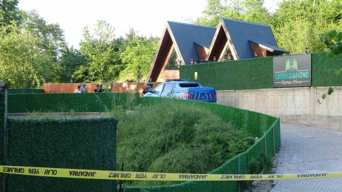 Bungalov Bahçesinde Silahla Vuruldu