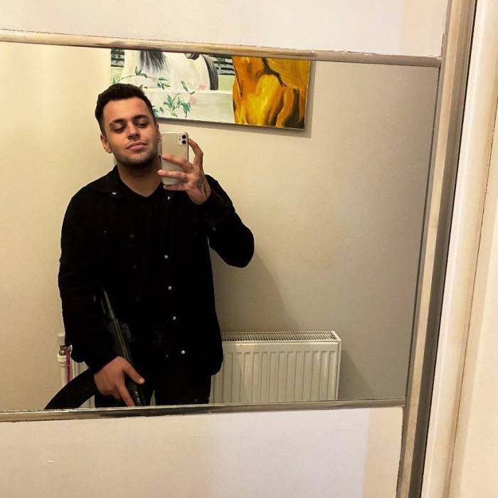 Motosikletle Bariyerlere Çarpan 2 Arkadaş Hayatını Kaybetti