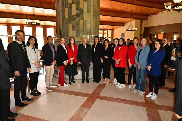 Mhp Lideri Bahçeli: "(28 Şubat Davası Hükümlülerinin Tahliyesi) Cezaevinde Güçlük Çeken İnsanları Dikkate Aldığınızda Bunu Takdirle Karşılamaktan Başka Bir Şey Düşünülmemelidir"