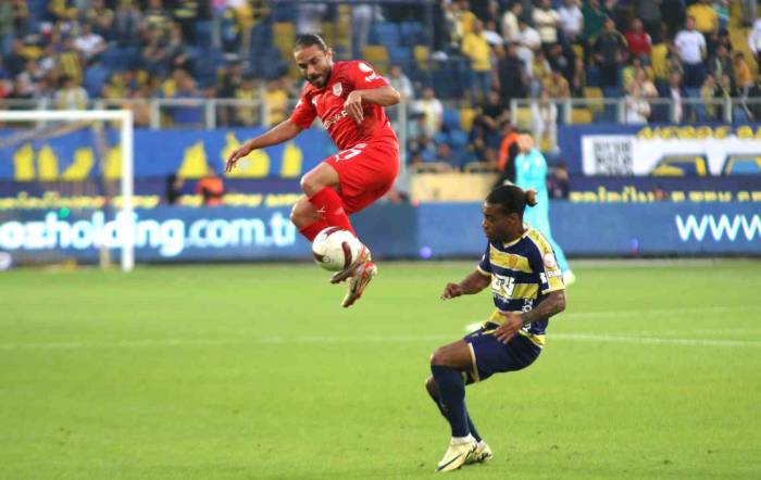 Trendyol Süper Lig: Mke Ankaragücü: 0 - Pendikspor: 0 (İlk Yarı)