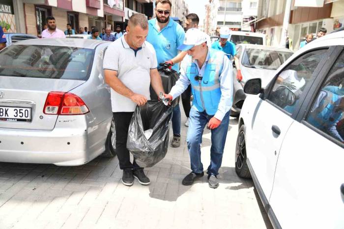 Yunusemre’de Temizlik Seferberliği: 2 Buçuk Ton Çöp Toplandı